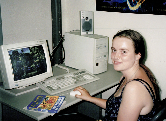 Playing the first Discworld Computer game